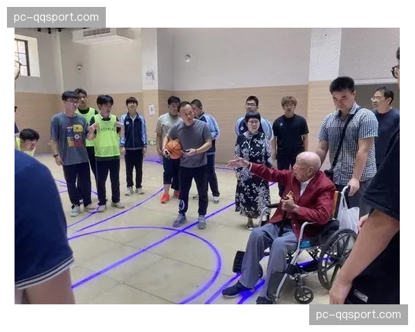 CBA“名人堂”走进校园，举办篮球历史讲堂