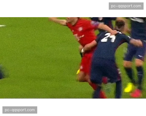 欧冠引入半自动越位技术,本次比赛三次毫米级判罚引讨论 欧冠引入半自动越位技术,本次比赛三次毫米级判罚引讨论